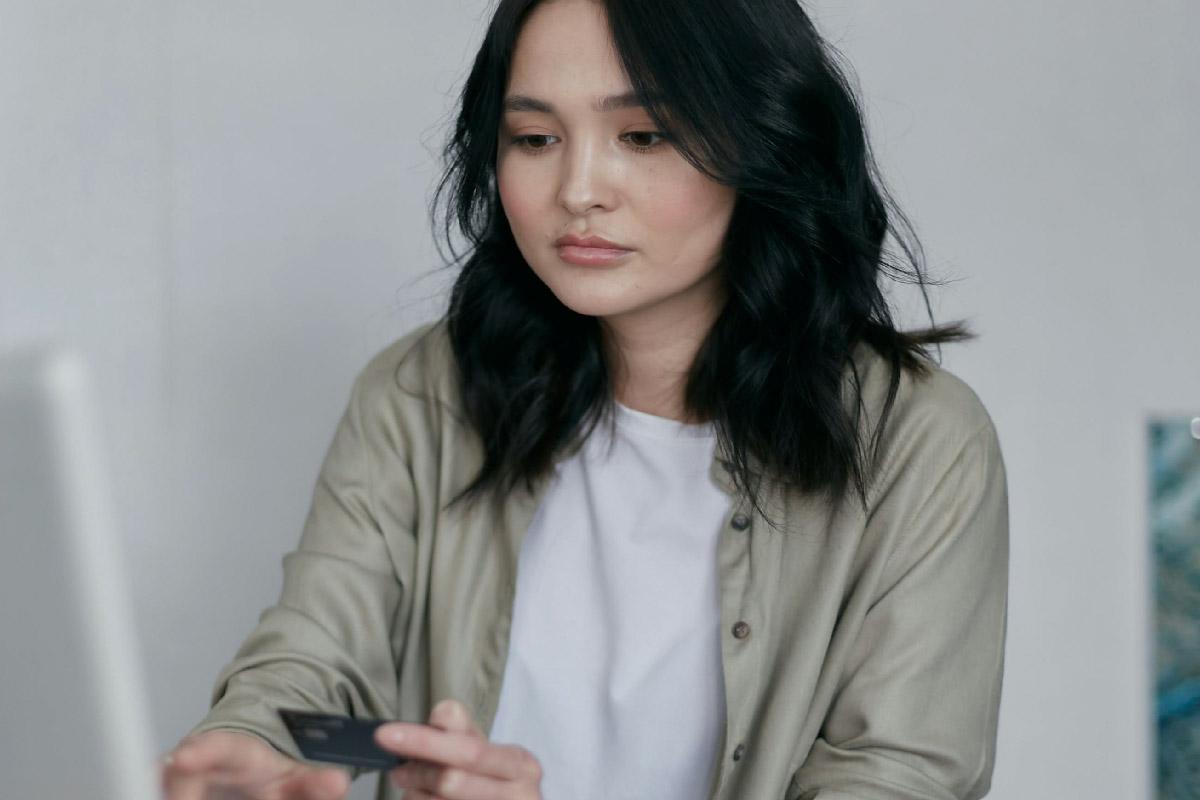 Tipos de tarjetas bancarias: débito, crédito, prepago y virtuales.