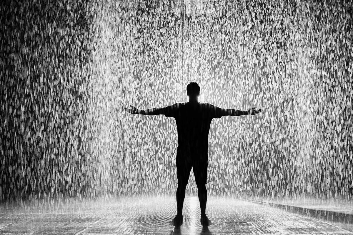 ¿Por qué nos encogemos de hombros cuando llueve?