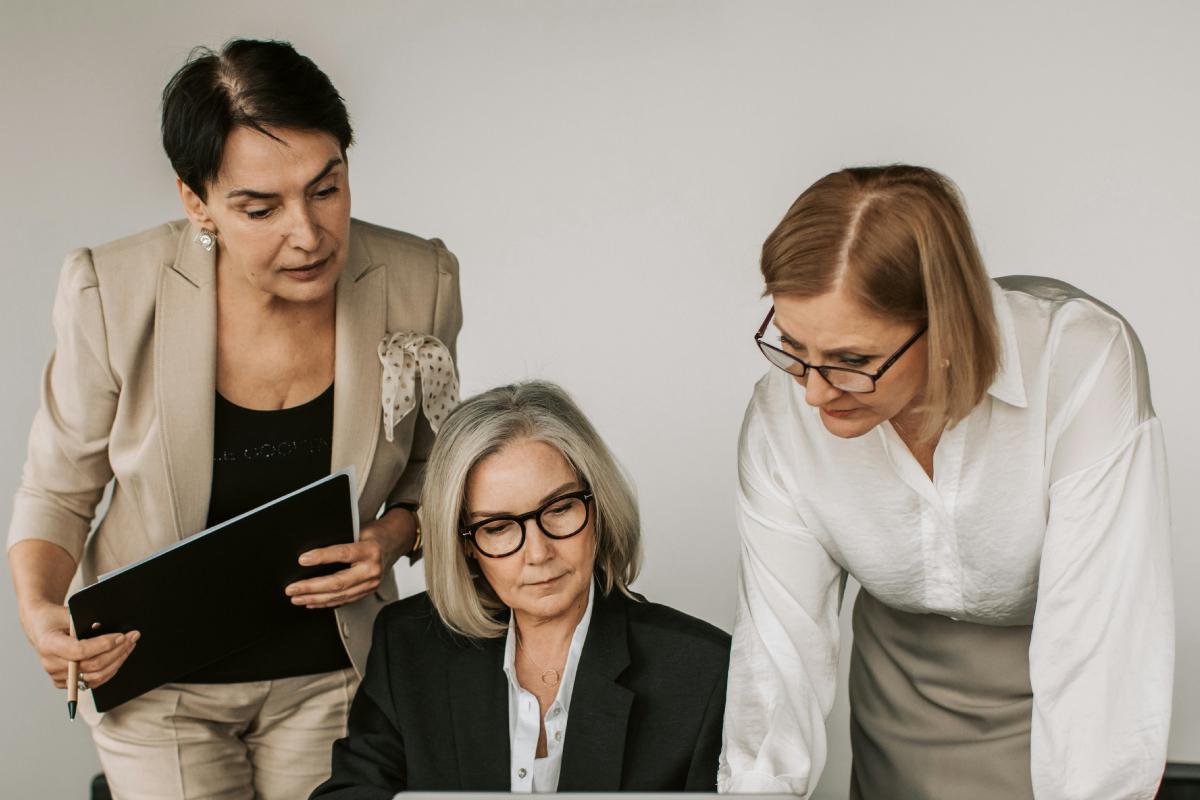 Mujer y empresa: retos para la igualdad en España.