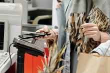 ¿Te gustaría pagar con tu pulsera, tu camiseta o tu coche? No falta tanto